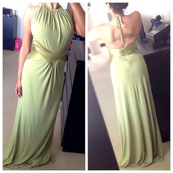 ❌SOLD❌Green halter satin/jersey maxi dress gown - Picture 2 of 2