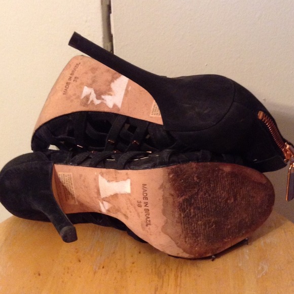 Topshop black high heel studded shoe - Picture 3 of 3