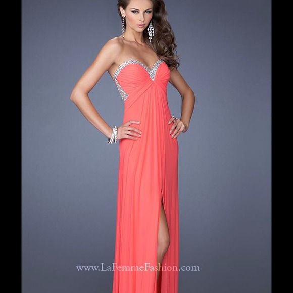 Dress 🌟 NEW WITH TAGS 🌟 - Picture 2 of 4