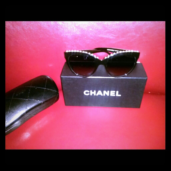 New Photos!! ~Authentic Chanel Pearl Sunglasses