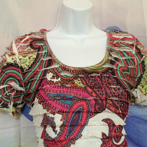 Awesome Blouse. Wow! - Picture 2 of 4