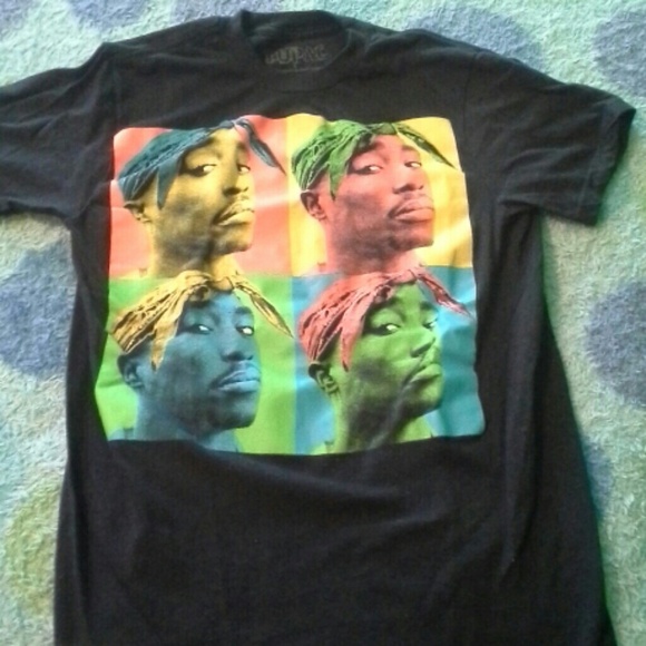 *SOLD ON VINTED* Tupac tshirt LIKE NEW - Picture 1 of 3
