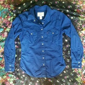 Levi's blue fitted button up top
