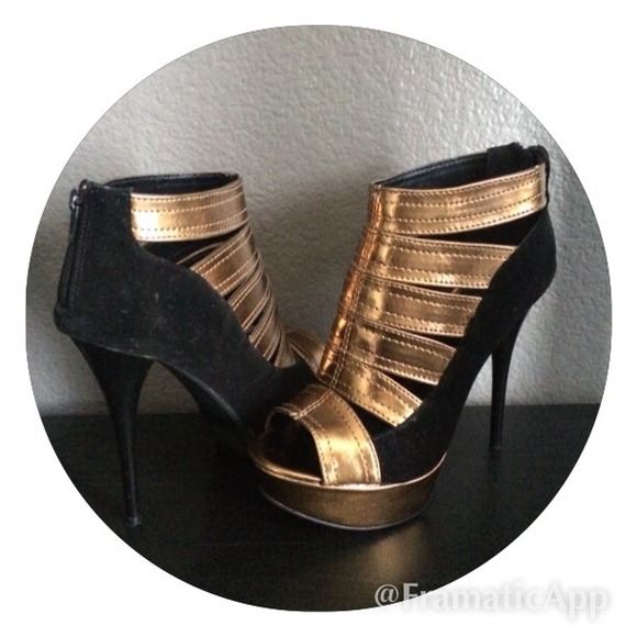 Black and Gold Pumps