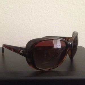 Dolce & Gabbana Tortoise Sunglasses (no orig case)