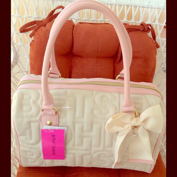 💥Betsey Johnson Bone/Pink Large Satchel 💥