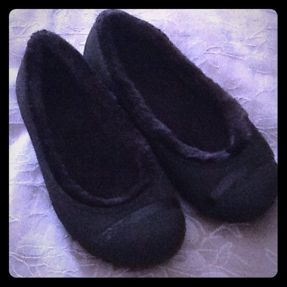 CROCS nanook fur lined ballet flats