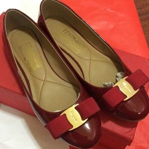 Great condition bow flats