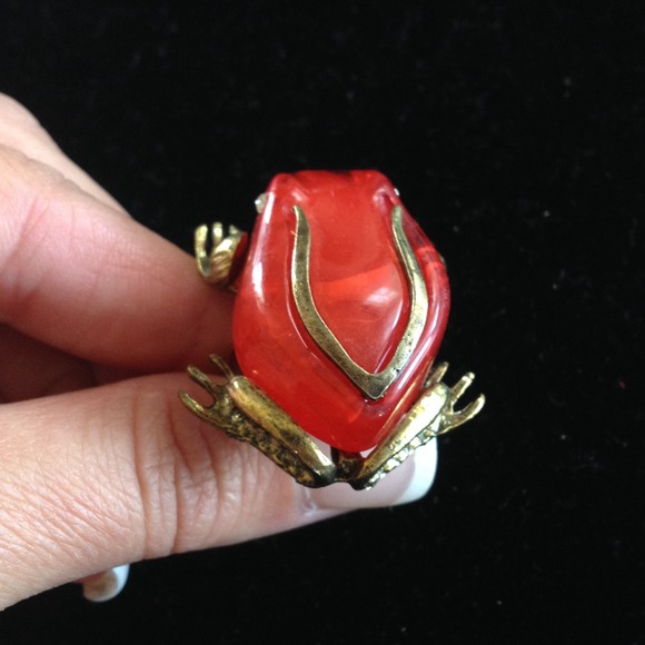 BUY 2 GET 3 FREE! Frog Ring. - Picture 3 of 3