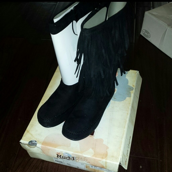 Mudd fringe boots brand new! Retail $60 + tax