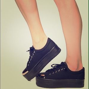 Jeffrey Campbell ZOMG Sneaker - Black w Capped Toe