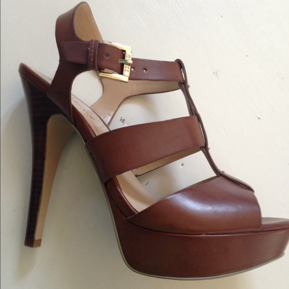 GUESS Heels!! Super Cute!