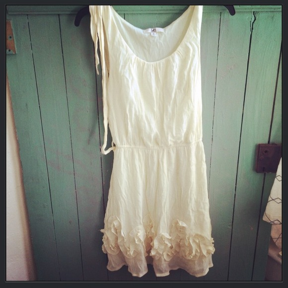 💛**RUFFLED-&-ROUCHED BUTTERCREAM GARDEN DRESS**💄