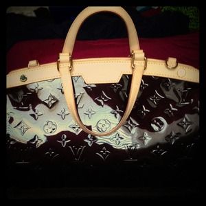 SOLD👏Authentic Louis Vuitton brea Mm amarante