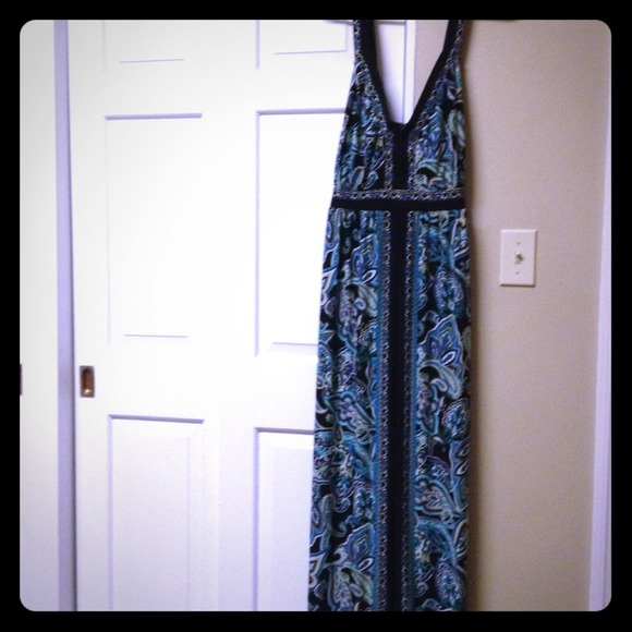 Gorgeous plus-size summer dress.