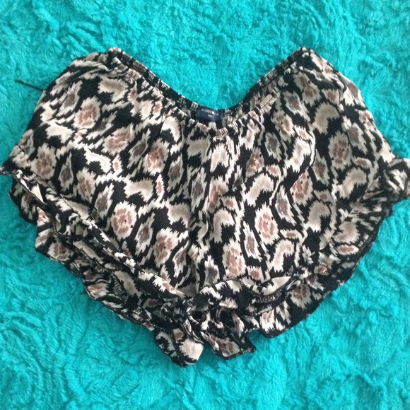 Brandy Melville vodi shorts bundle