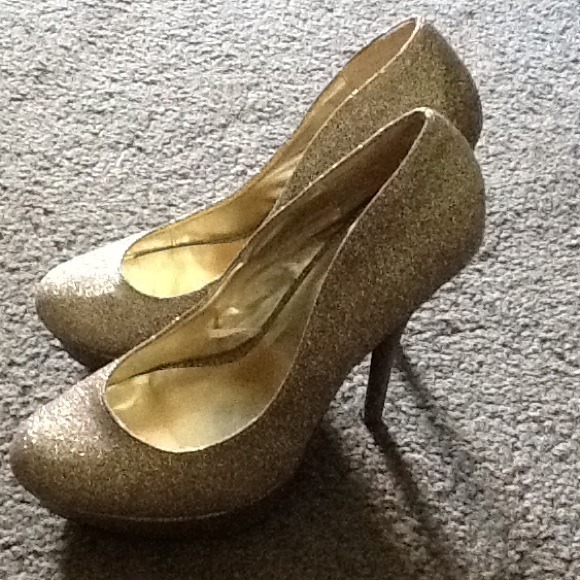 ( B R A N D - N E W) Heels👠✨
