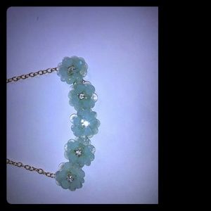 Gold tone necklace with earrings