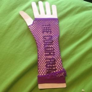 Mesh purple gloves