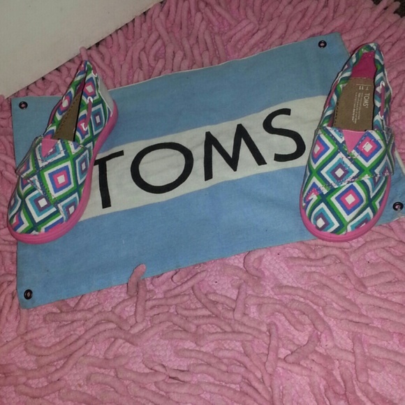 Toms