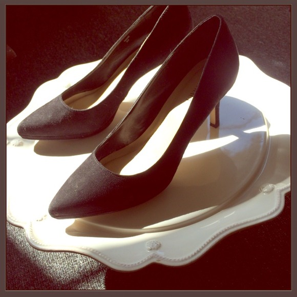 Chic and stylish 💄 Black Suede Heels