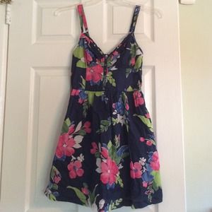 HOST PICK 🎉💜 NWT Hollister floral dress