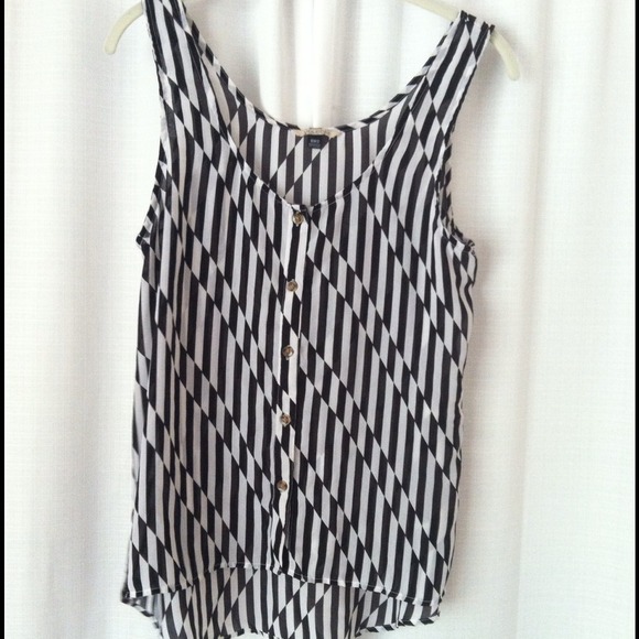 VOLCOM dressy tank button up size medium - Picture 2 of 4