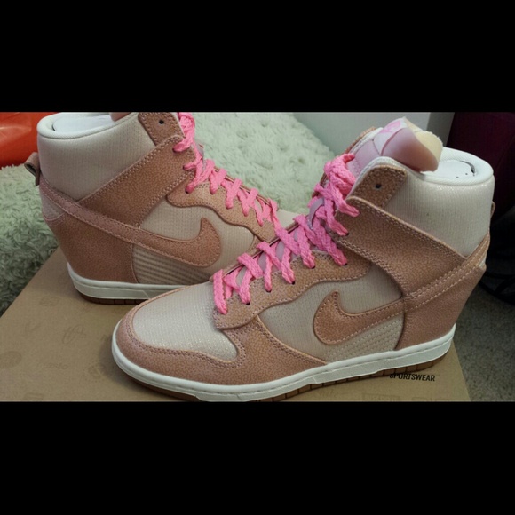 Nike sky dunk high. Pink