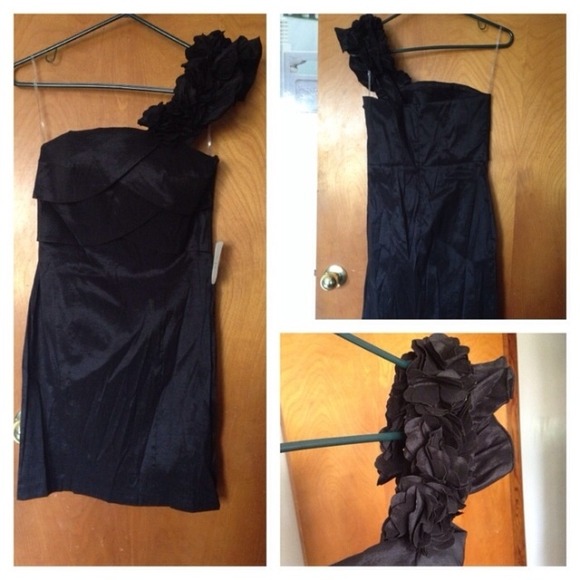 Shoulder off dress