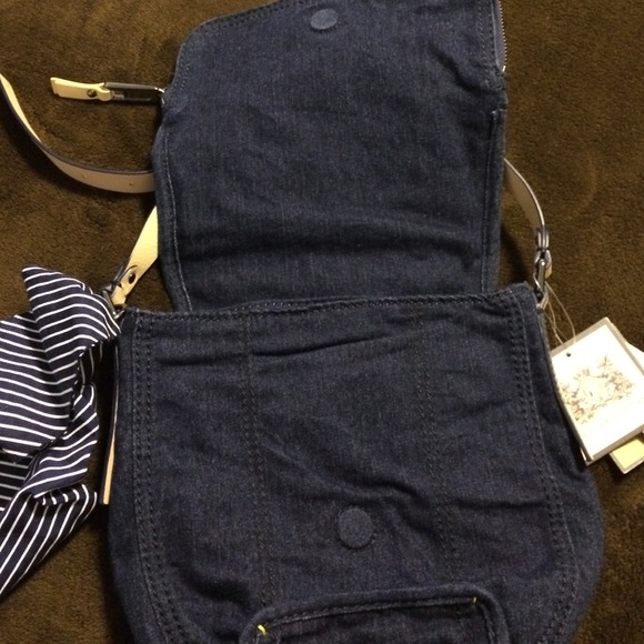 Handbag - Picture 2 of 3