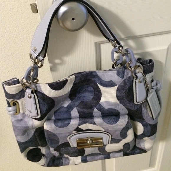 Handbag - Picture 3 of 3
