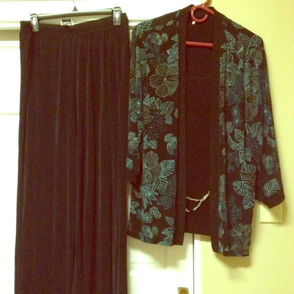 Classy women's pant suit