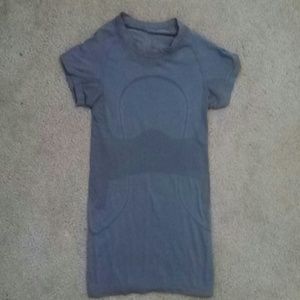 Lululemon athletic shirt (Small - sz. 4)