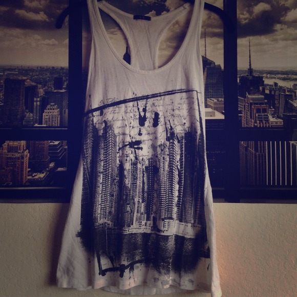 Black and white skyscraper tank