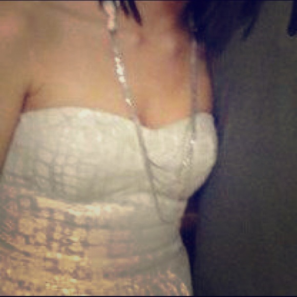 ✅Strapless cream-colored American Eagle dress - Picture 1 of 3