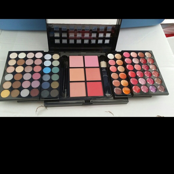 Reduced!!!!!Avon mega make up kit