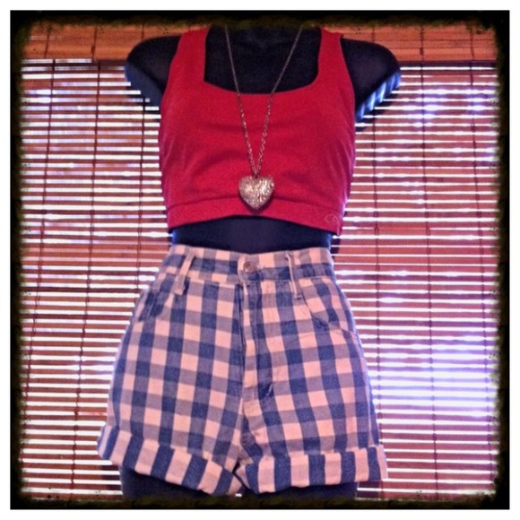 💕FLIRTY, HIGH WAISTED SHORTS💕 - Picture 1 of 3