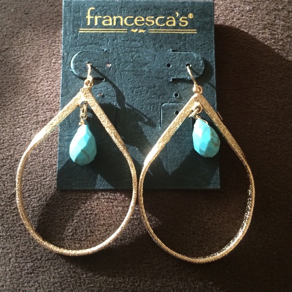 Francesca's Collections Jewelry - 💙Francesca's tear drop earrings💙