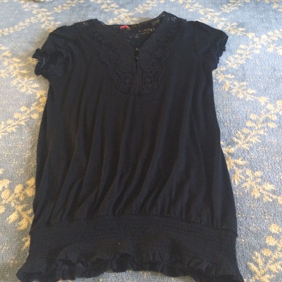 Black short sleeve top