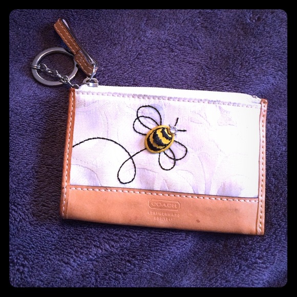 Coach Coin Purse/Wallet (HUGE CLOSET BUNDLE SALE!)