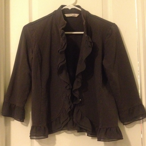 Dark gray 3/4 sleeve cardigan!