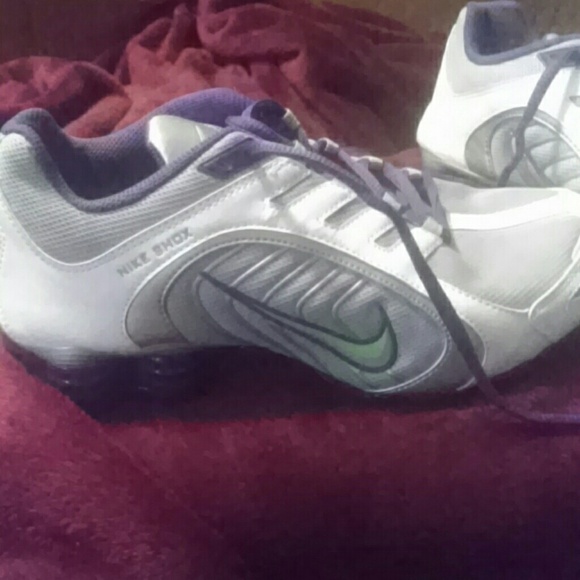 Womens Nike Shox Navinas