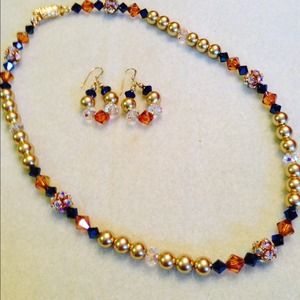 Sworovski Crystal and Pearl Necklace w/Earings