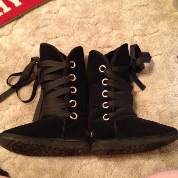 Ugg Roxy boot size 7