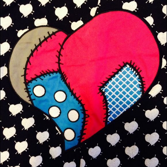 So Cal 💗 black with white hearts. OFFERS EXCEPTED - Picture 3 of 3