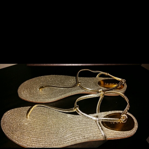 SOLD!! SOLD!Gucci Sandals, Euro Size 40, US fits 9 - Picture 3 of 3