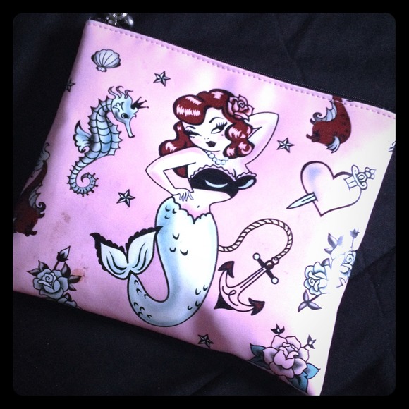 Makeup bag