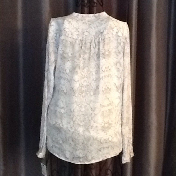 REDUCED,!! LONG SLEEVE SNAKE PRINT BLOUSE SZ M - Picture 4 of 4