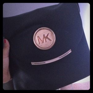 Micheal Kors cross-body purse