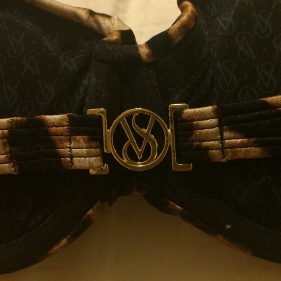 Victoria's Secret Very Sexy Twist Bandeau swim top - Picture 2 of 3